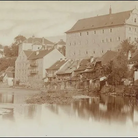Podhradi Gasthuis 2*