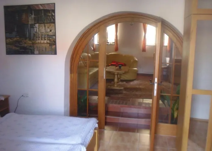 柏德来迪酒店 2*